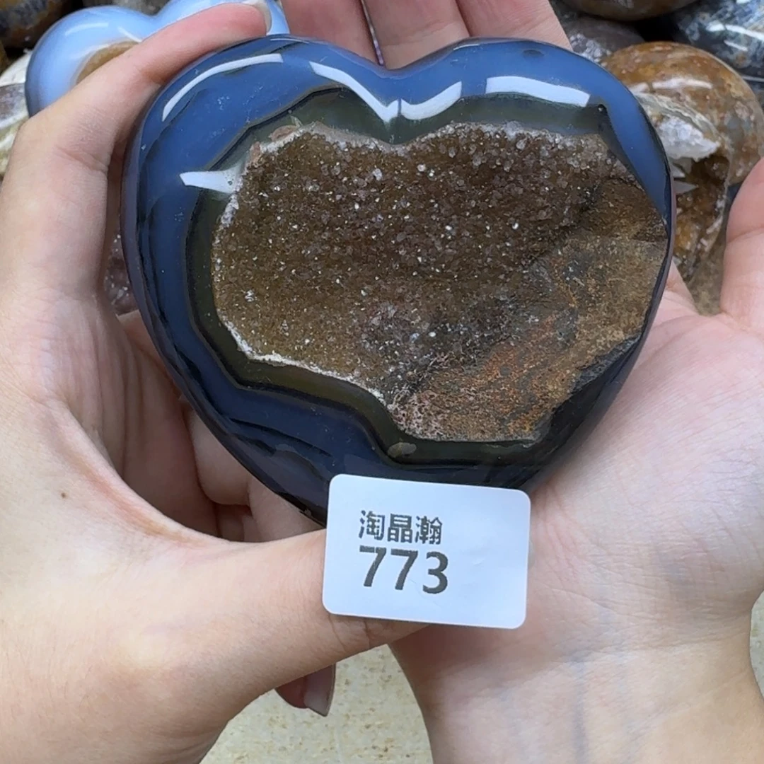 未镶嵌水晶大型摆件（非配饰）