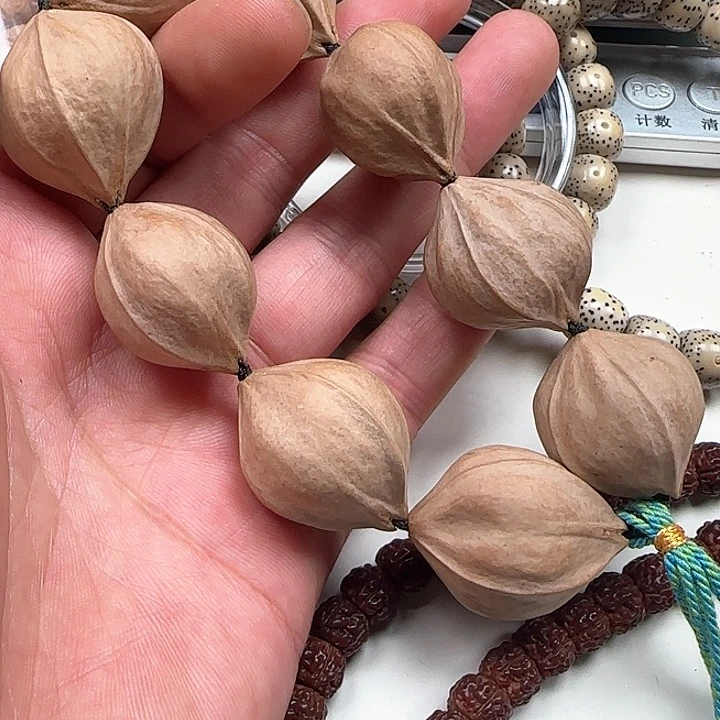 猴头核桃吊坠壹**～02………………