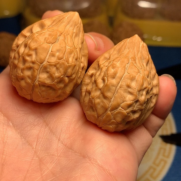 文玩核桃吊坠蟒蛇纹全品
