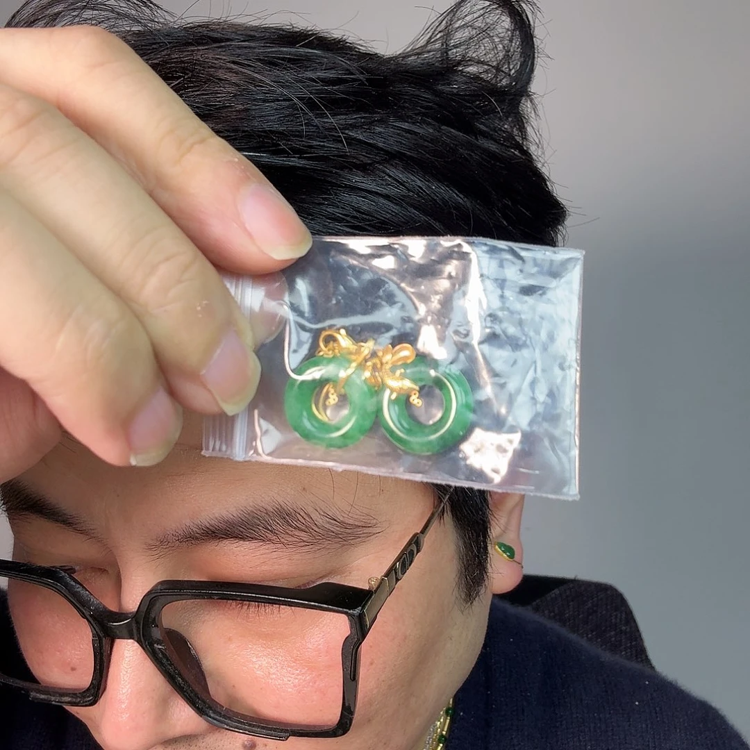 火***主翡翠18K金镶嵌颈饰一对