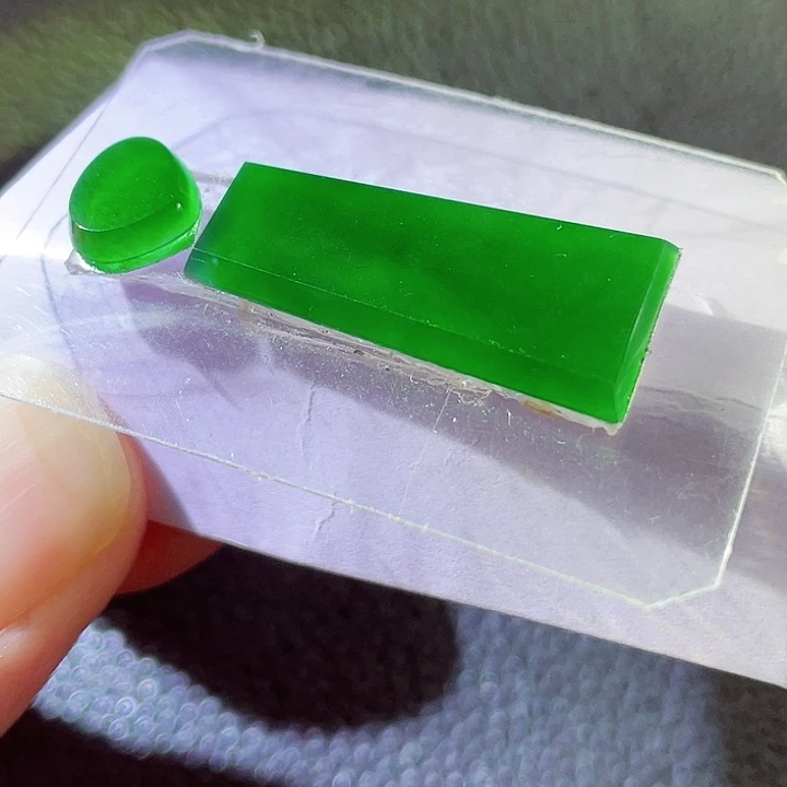 定制翡翠未镶嵌翡翠