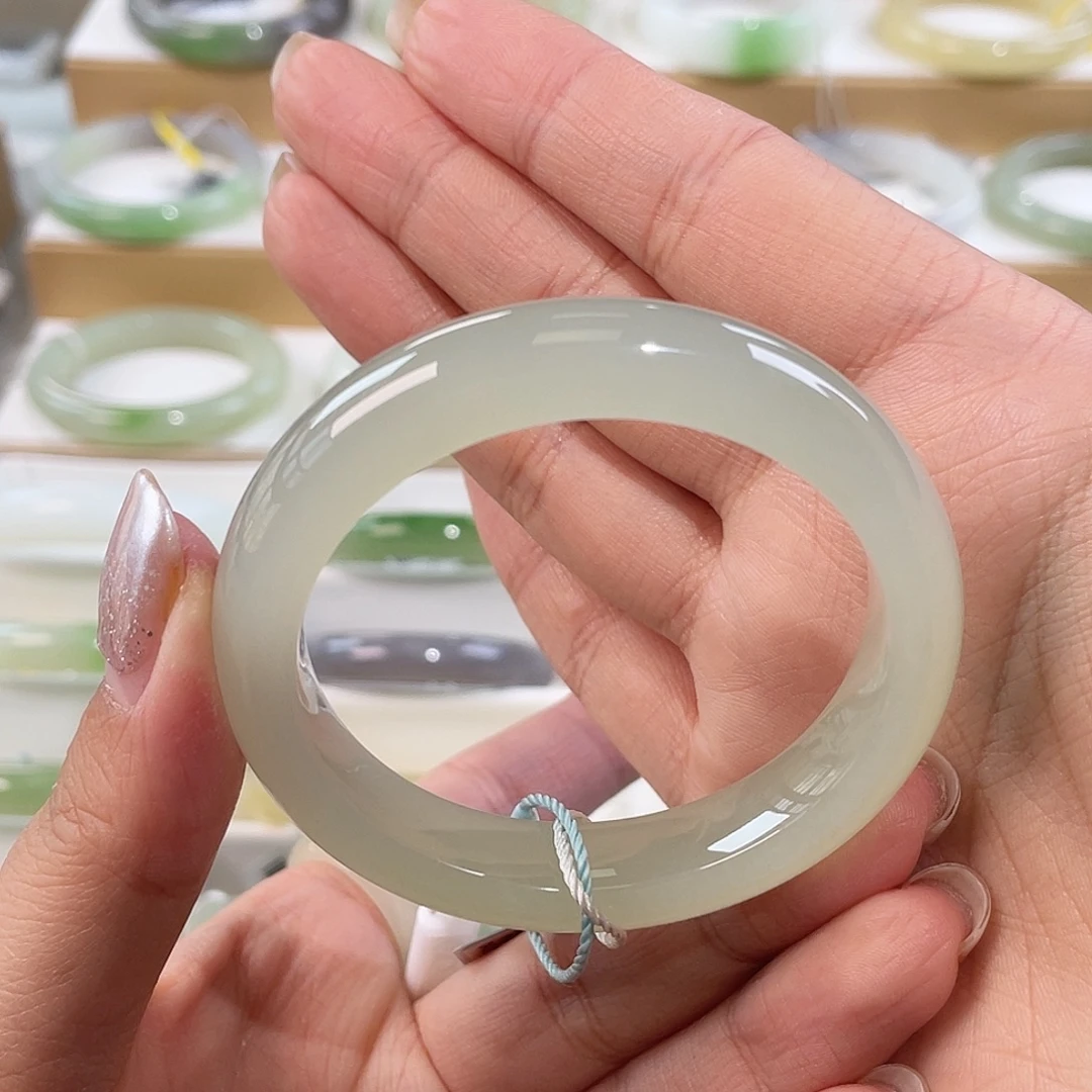 和田玉未镶嵌手镯冰胶猫高货底子很细