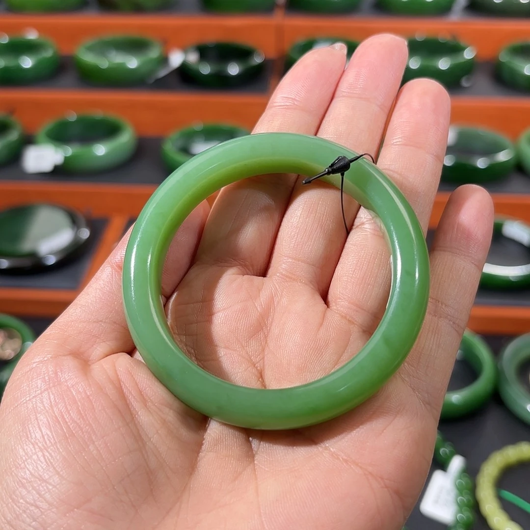 和田玉（碧玉）未镶嵌手镯粉绿