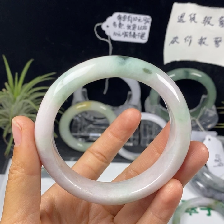 翡翠未镶嵌手镯39号。57.2圈