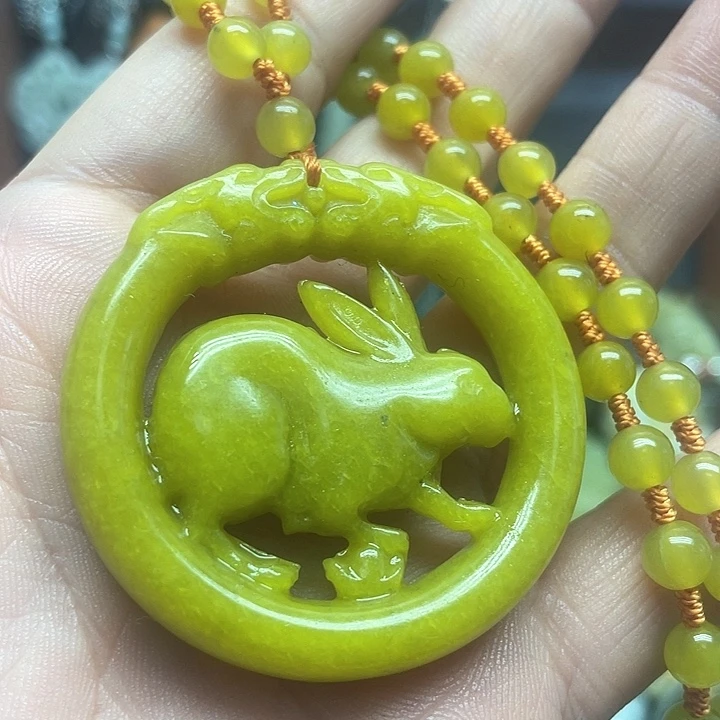 未镶嵌蛇纹石玉颈饰