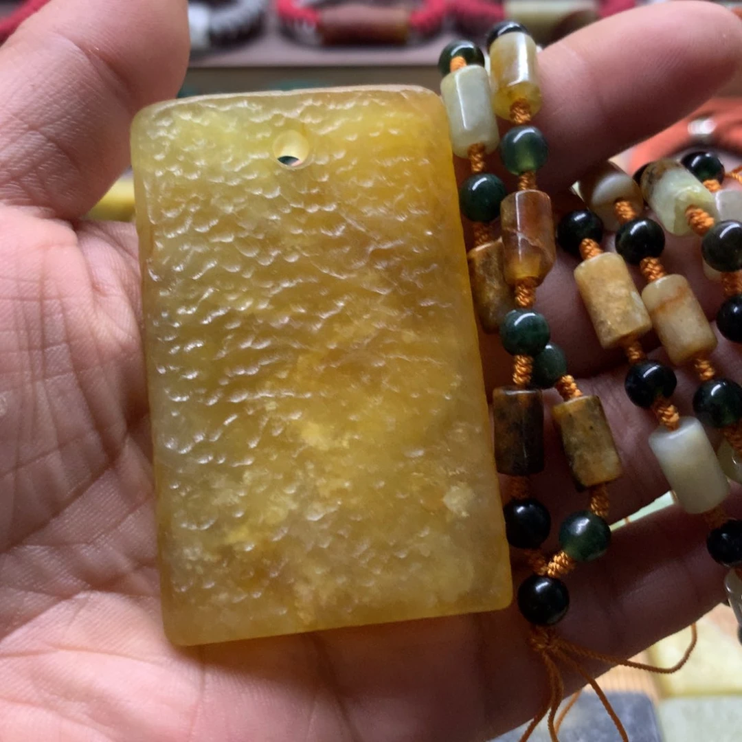 敬***人蛇纹石玉合金颈饰