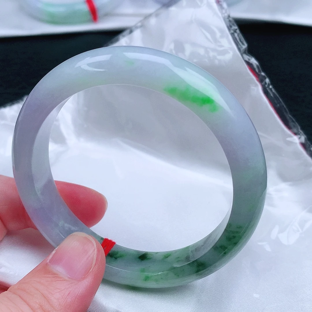 翡翠未镶嵌手镯。。