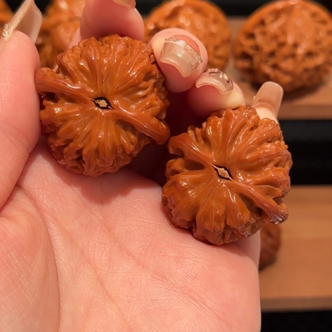 桃核吊坠9*白狮子34 精品998