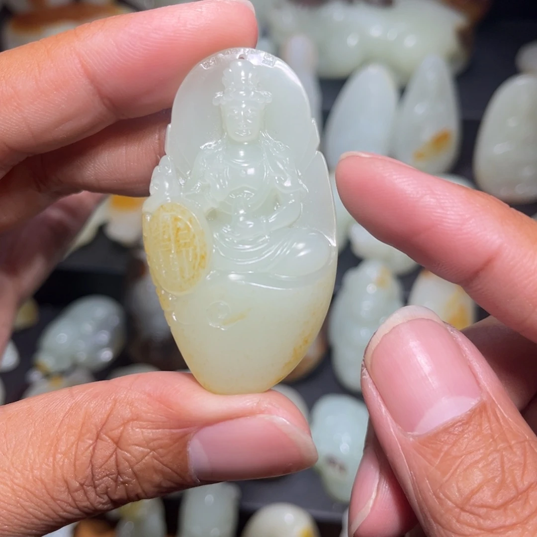 紫***贤和田玉未镶嵌颈饰