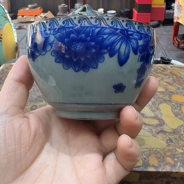 压手杯一个，瓷。。。。
