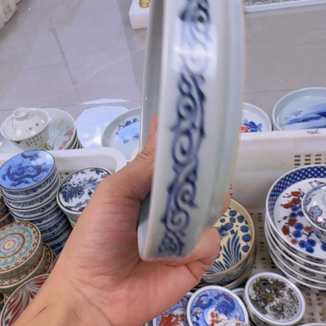 瓷片釉里红穿云龙大壶乘