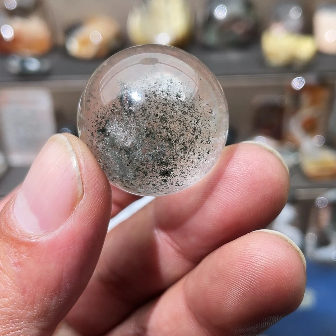 水晶颈饰未镶嵌哈****特天然水晶