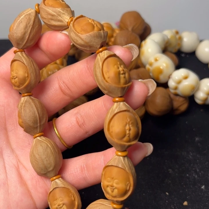 橄榄核手串包衣恶僧