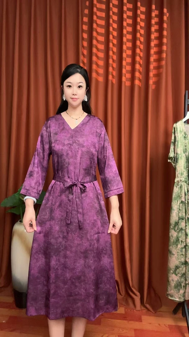 (姹紫嫣红）简约V领时尚显瘦气质女装宽松中长款连衣裙---腰封