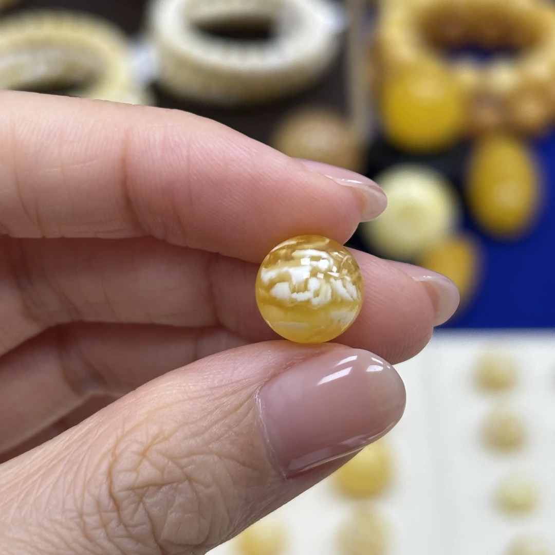 10.5mm带皮色· 小妖珠宝天然原矿琥珀蜜蜡