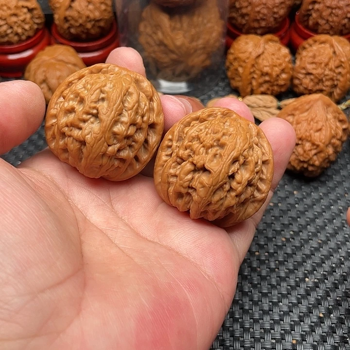 把件文玩核桃红锦鲤
