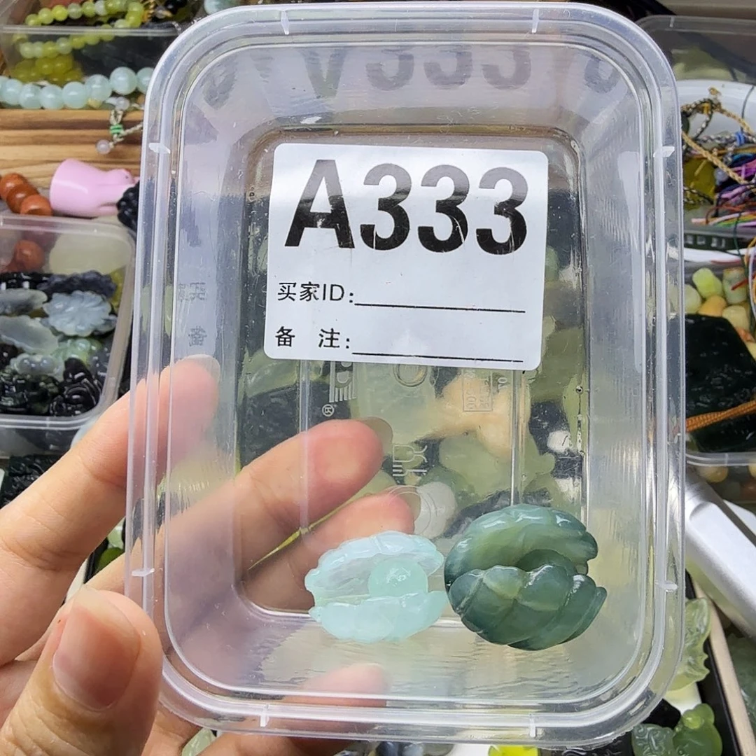 W****蛇纹石玉未镶嵌颈饰