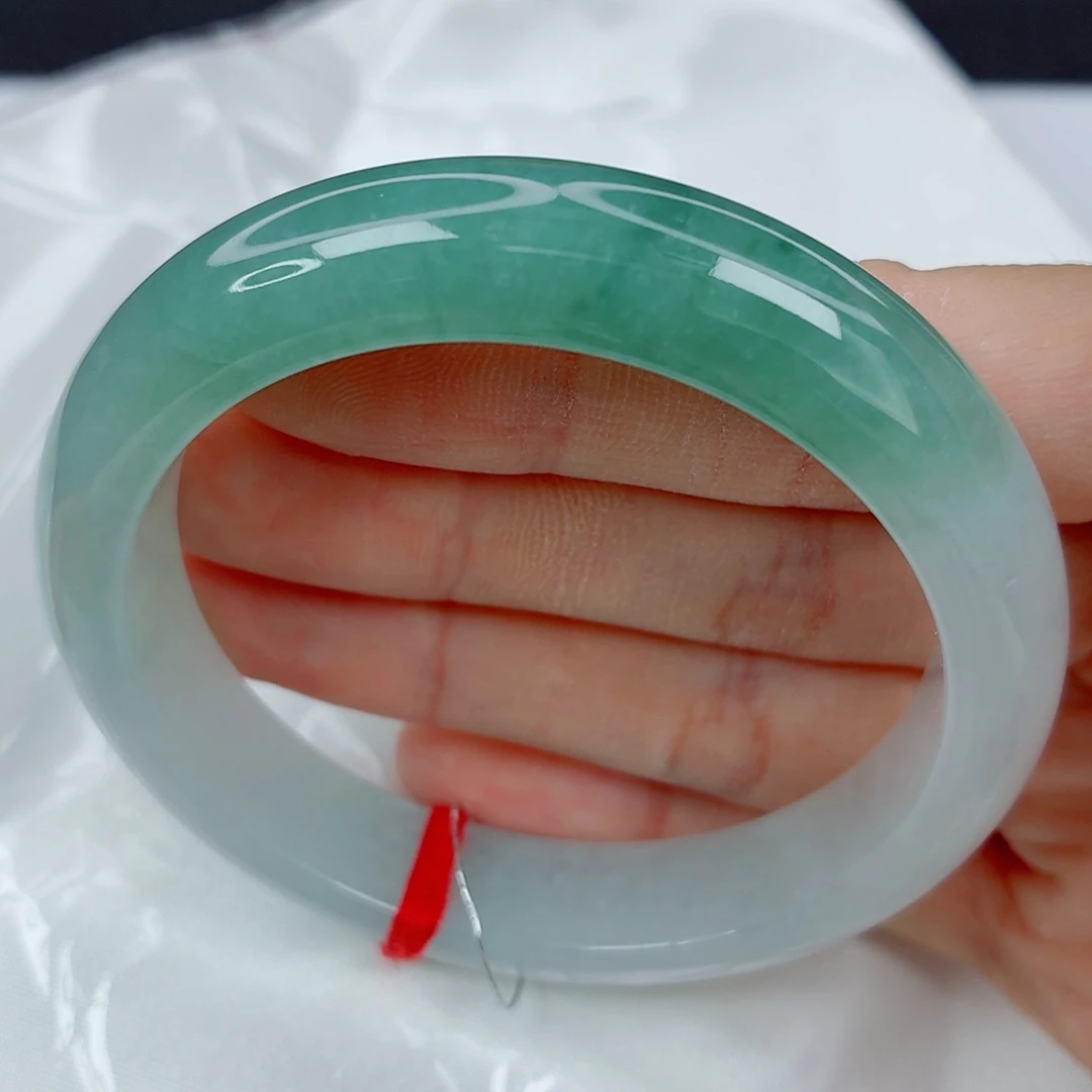 翡翠未镶嵌手镯54.4正圈，秀气青翠绿半山水，细纹