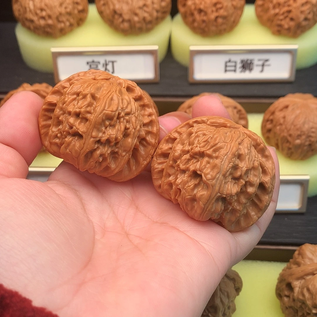 文玩核桃吊坠511号白狮子45