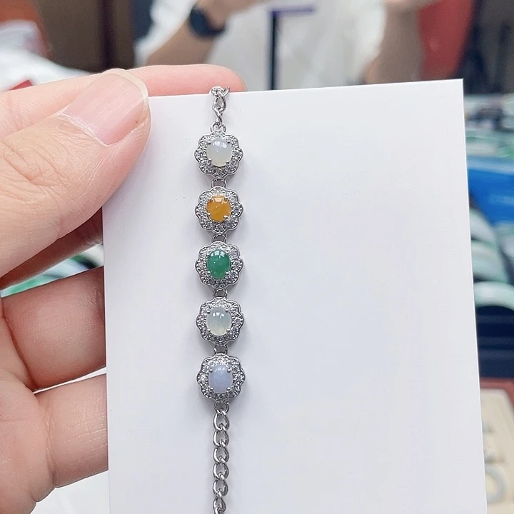 翡翠手镯未镶嵌翡翠