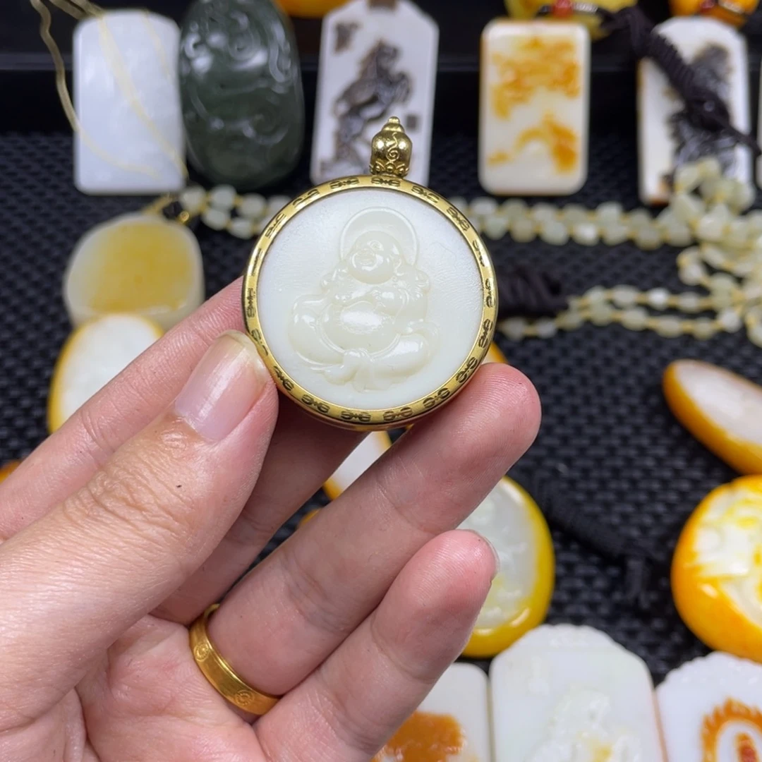 颈饰未镶嵌和田玉