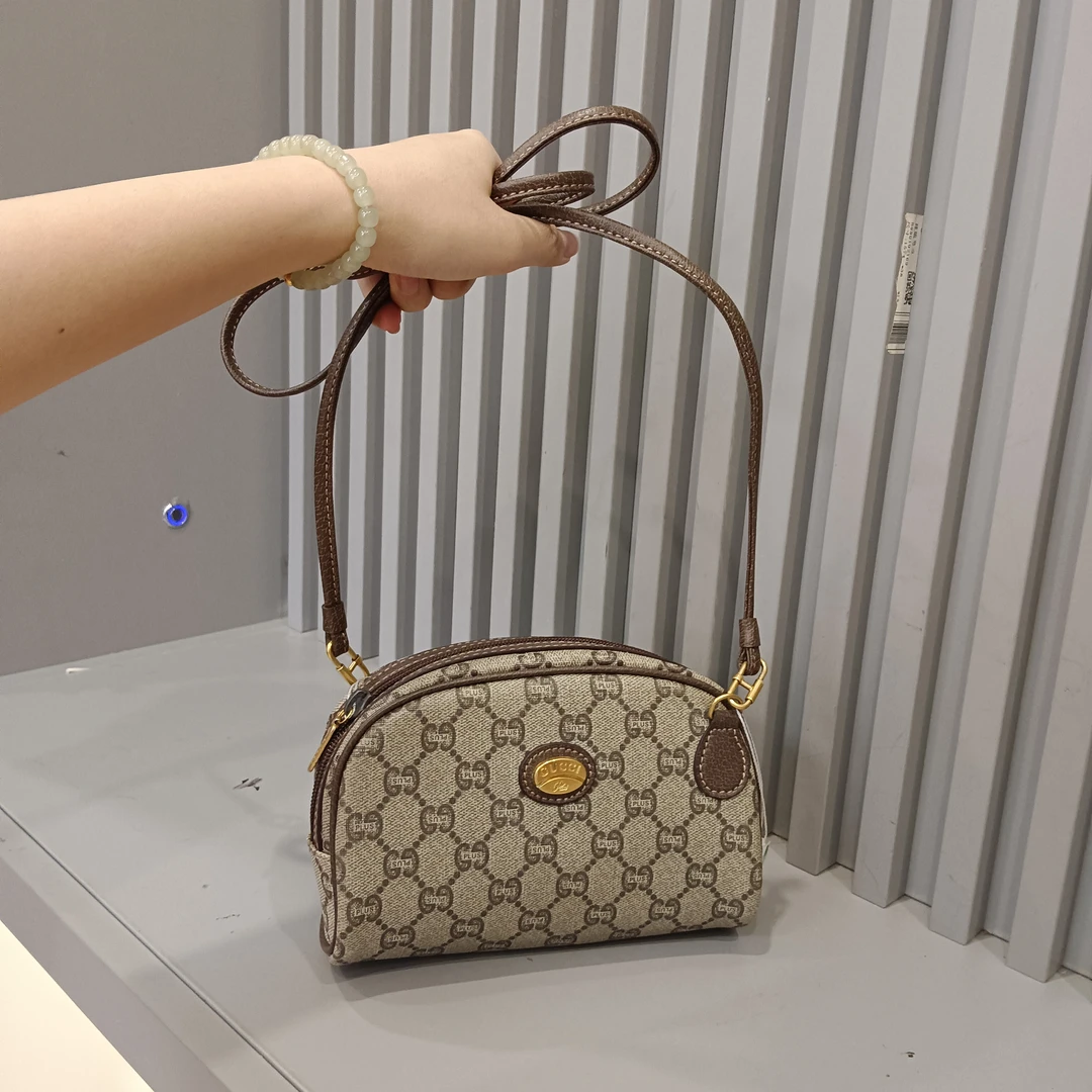 95新 GUCCI/古驰 兔兔奢轩轩/古驰斜挎包/241112014