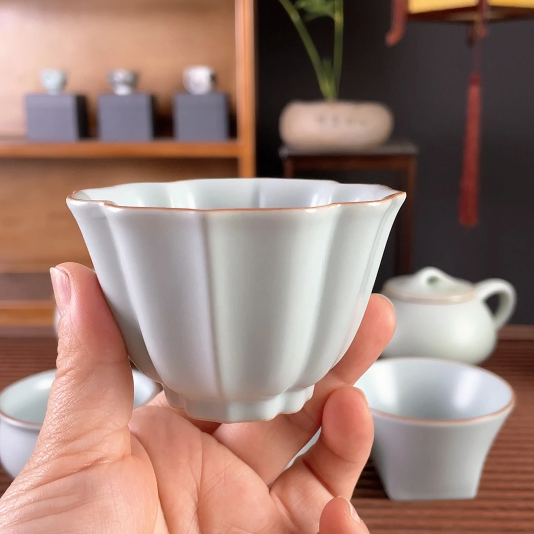 见****。这么大岁数就是这样一个女人