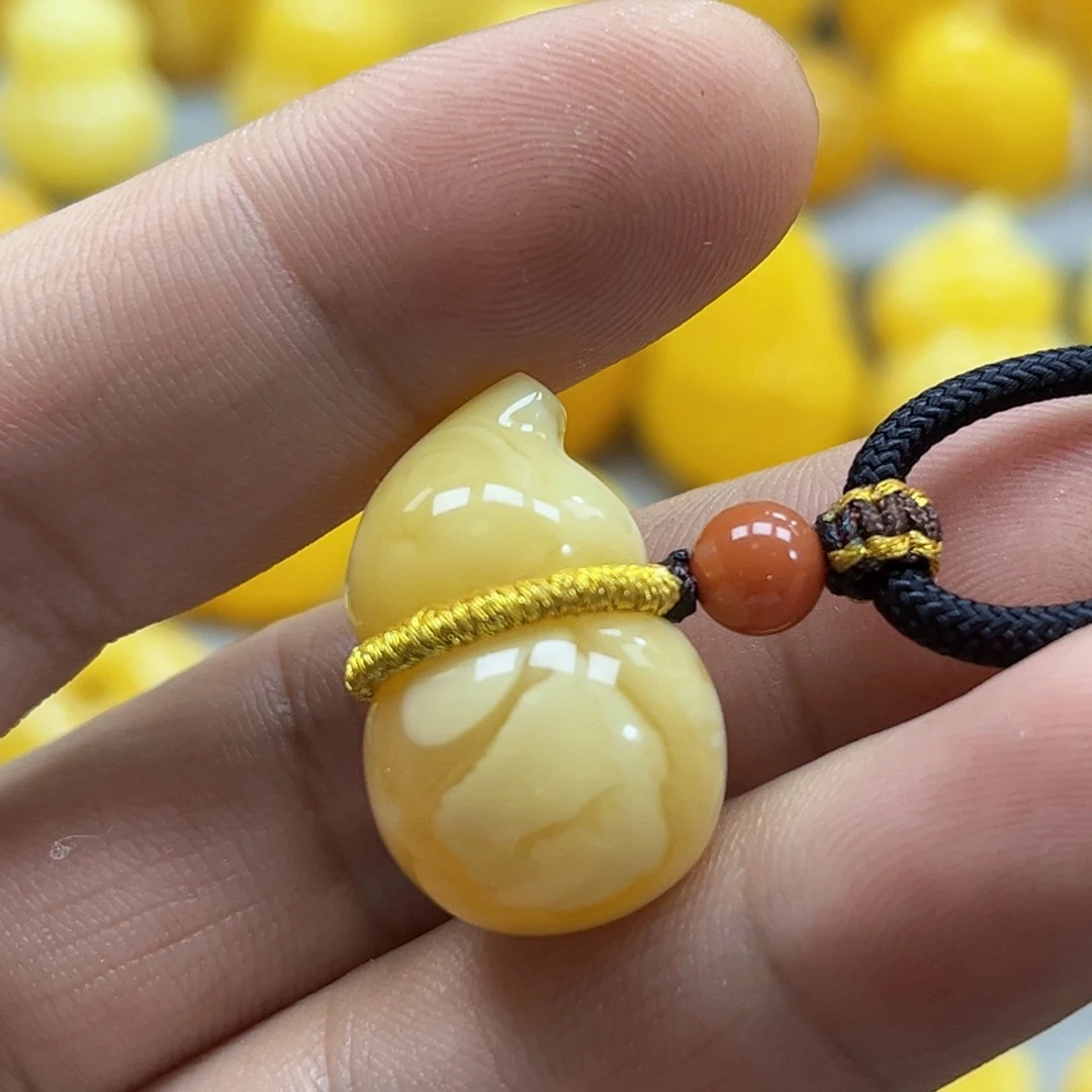 蜜蜡未镶嵌珠宝奇石