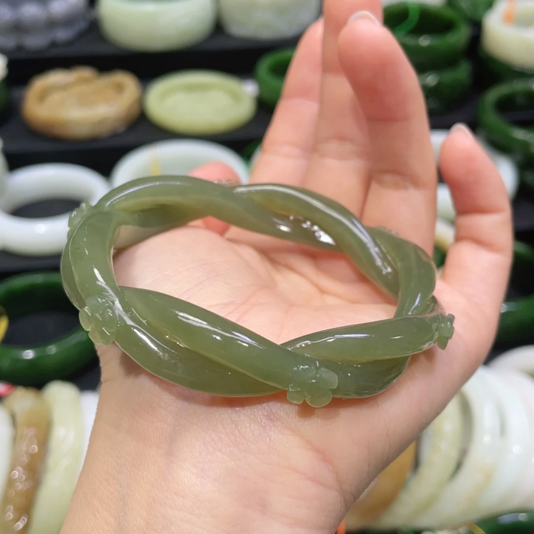 未镶嵌手镯和田玉49