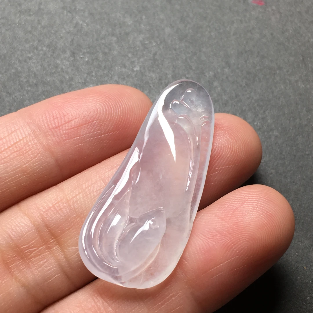 尺寸36.1-15.6-5.4天然缅甸翡翠高冰透鱼牌力争上游玉吊坠挂件宝