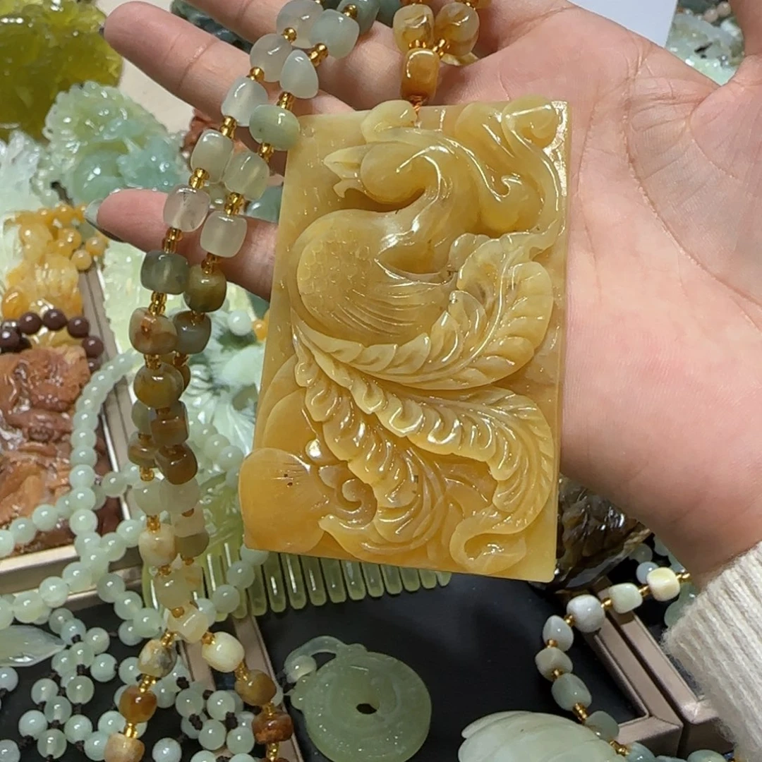 未镶嵌蛇纹石玉吊坠