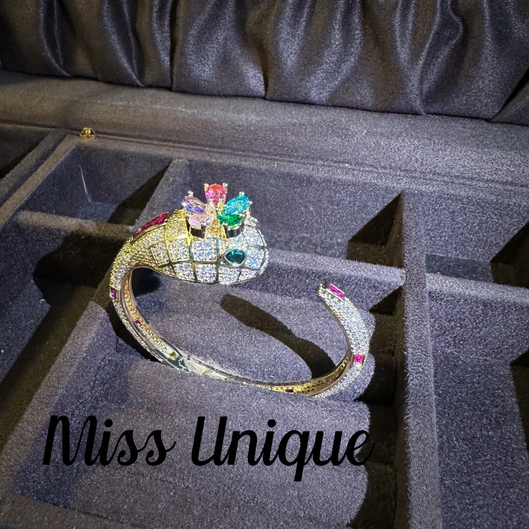 D5159彩色五瓣花蛇头手镯