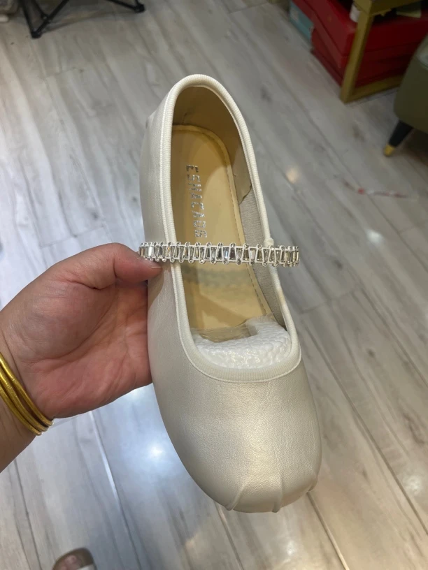 法式平底玛丽珍鞋女2025春夏新款浅口温柔休闲百搭钻条单鞋