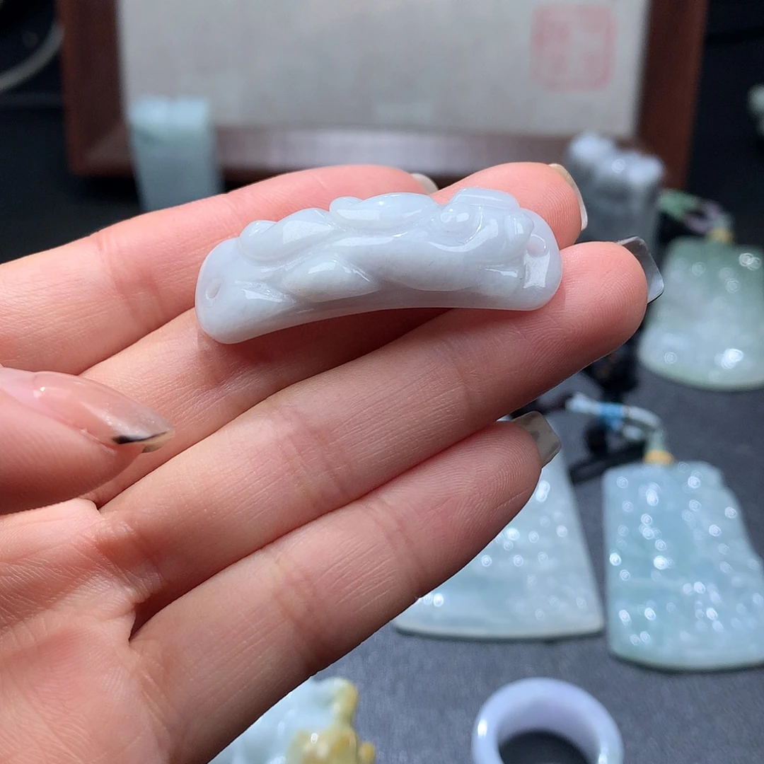 翡翠未镶嵌颈饰翡翠