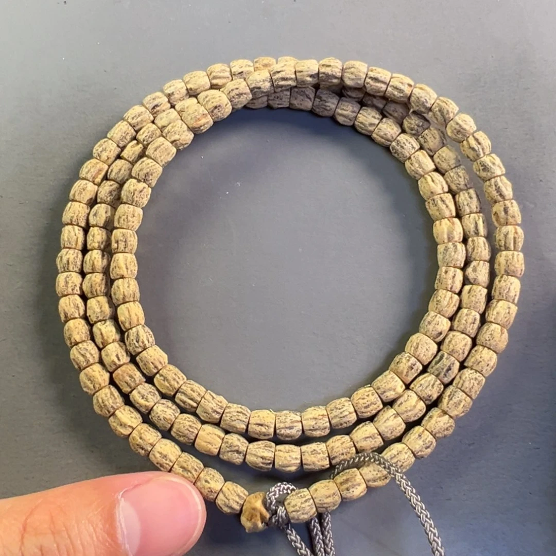 【闪购商品】柏香籽/百香籽吊坠热振脏脏桶装方块顺9号