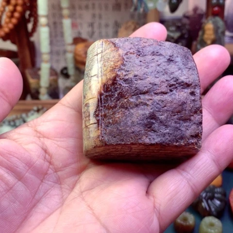 岫岩河磨玉（透闪石质玉）颈饰未镶嵌