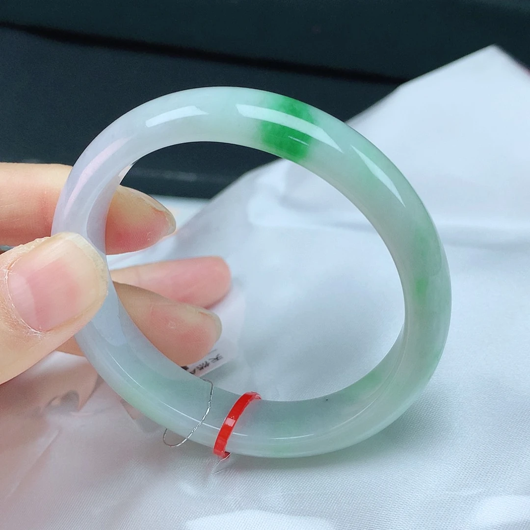 翡翠手镯未镶嵌54贵