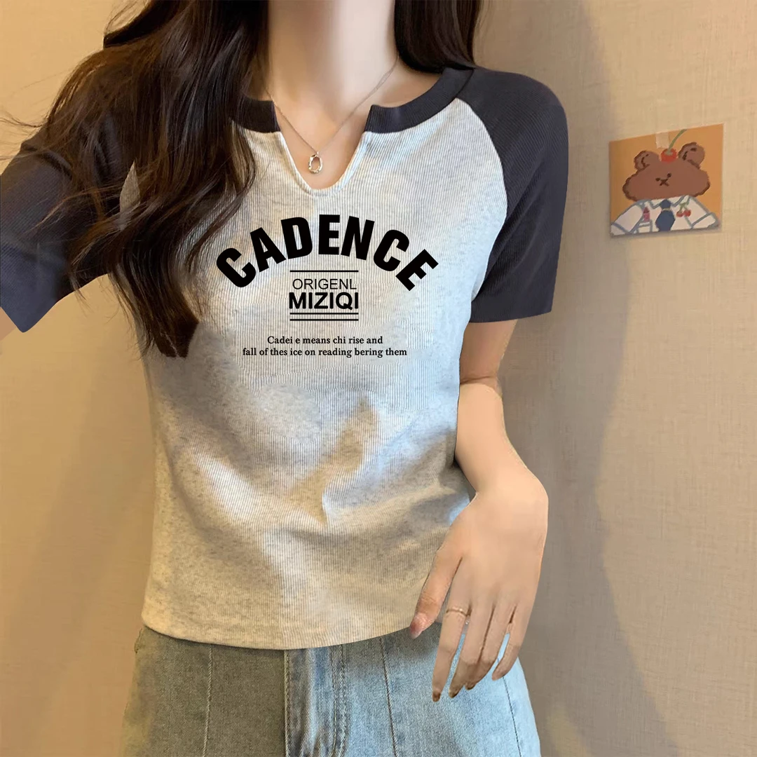 大码胖mm设计感撞色插肩袖短袖T恤女士夏季韩版简约小V领印花上衣