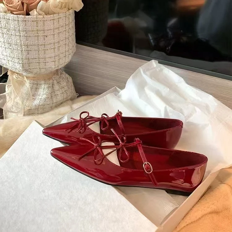 尖头蝴蝶结玛丽珍鞋女2025新款平底气质宴会鞋法式红色浅口单鞋女