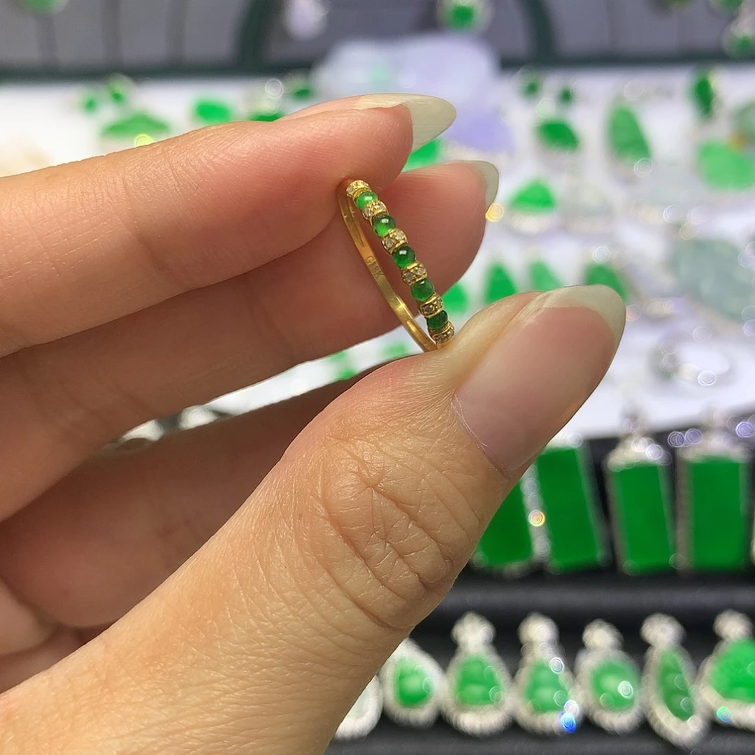 18K金镶嵌戒指翡翠函**木