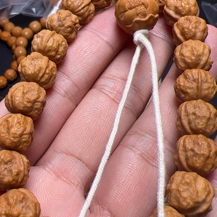 猴头核桃手串卡罗拉