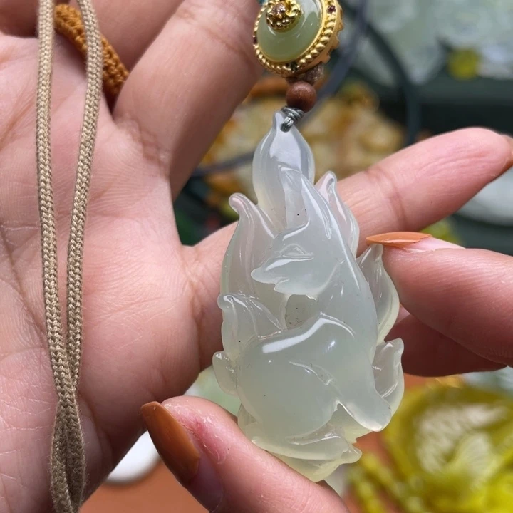 蛇纹石玉合金吊坠