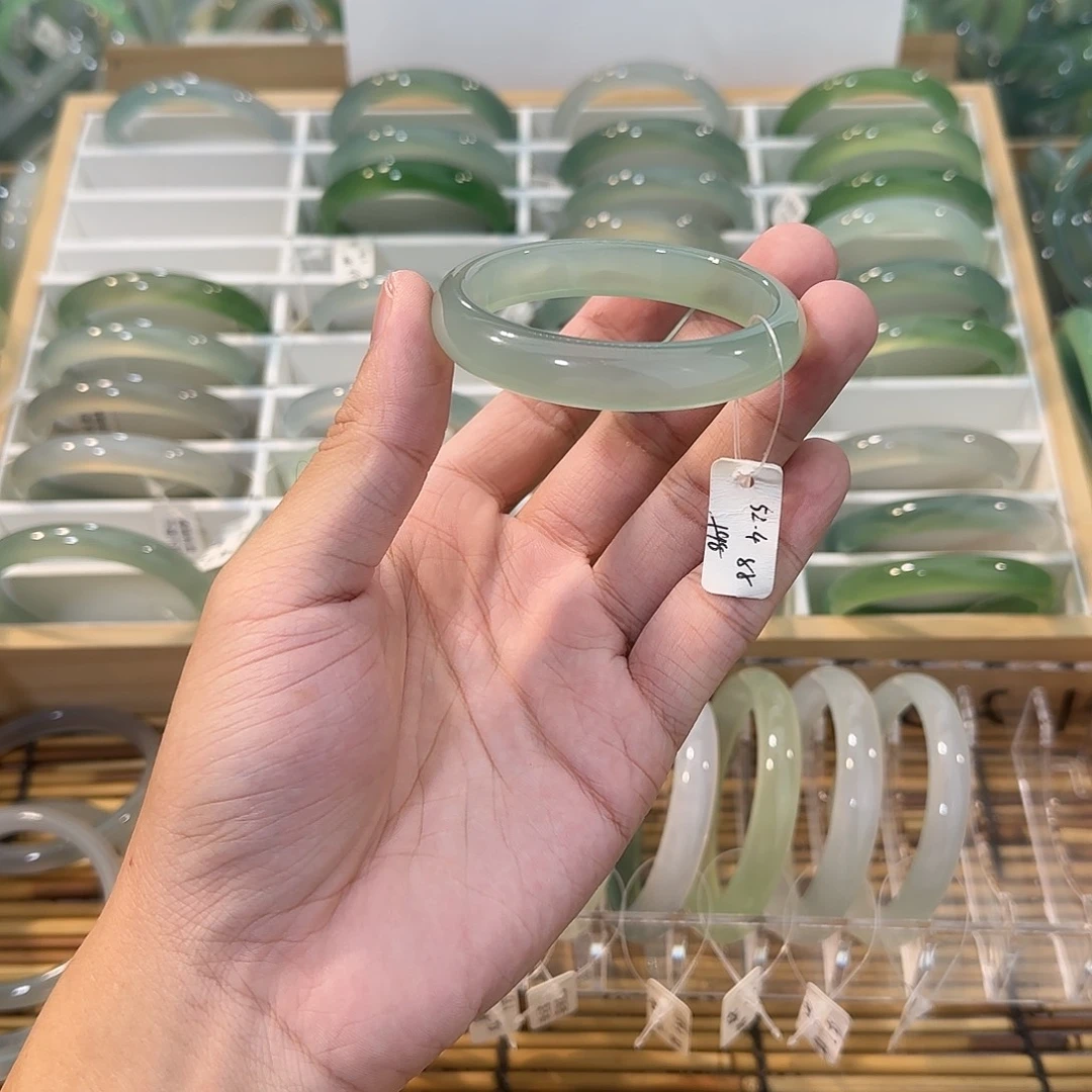 玛瑙/玉髓未镶嵌手镯圈口52.4