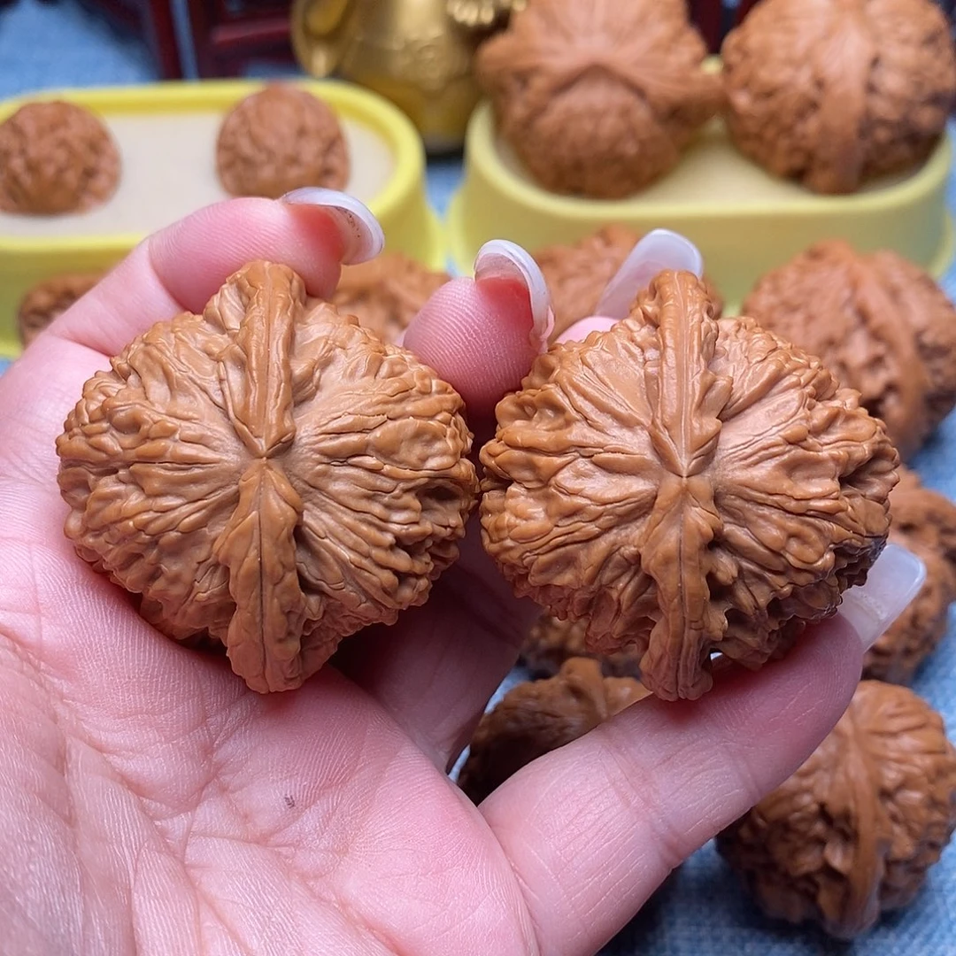 把件文玩核桃毕业粗棱白狮子46尺全品