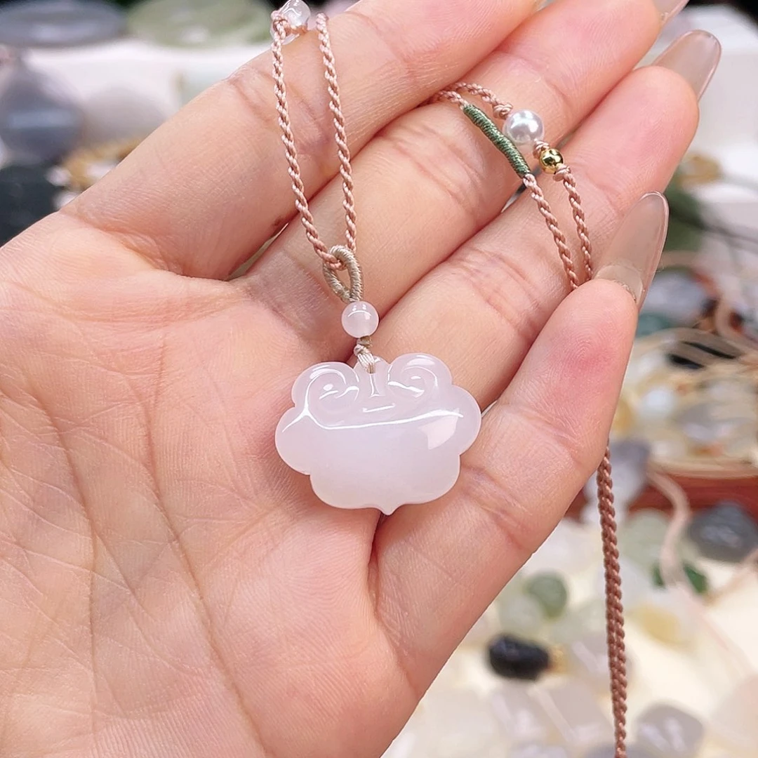 【闪购商品】和田玉吊坠(赠链)未镶嵌