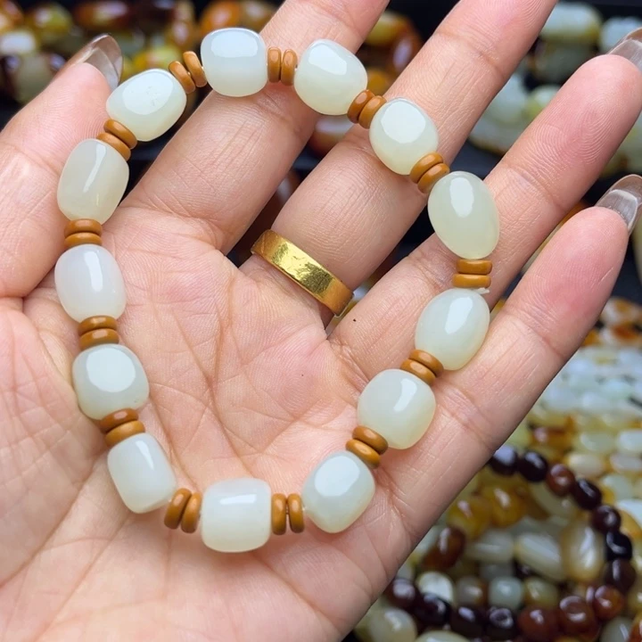 和田玉未镶嵌手链