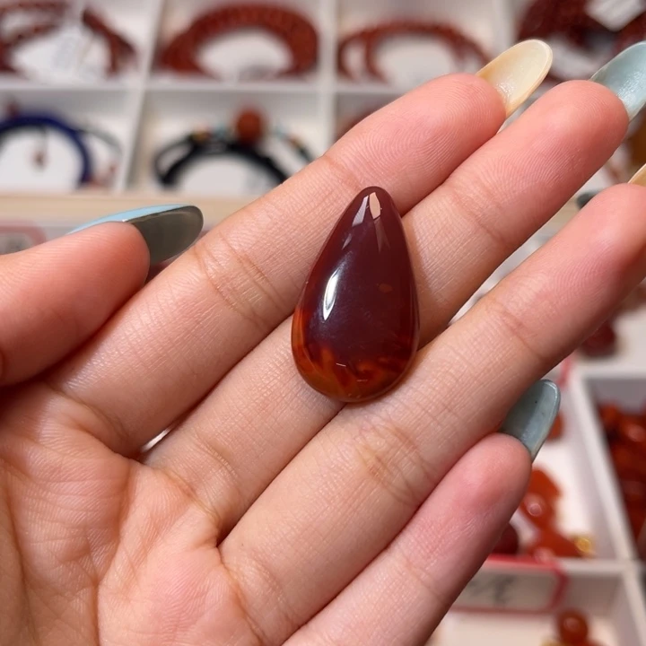 南红玛瑙未镶嵌手链牛血红水滴吊坠