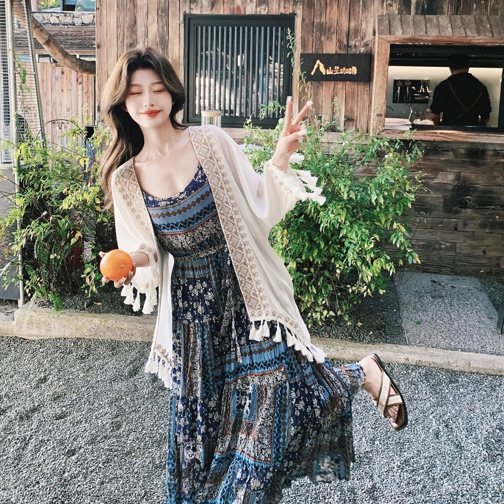 度假风民族印花吊带连衣裙套装女2025初秋新款流苏披肩上衣两件套