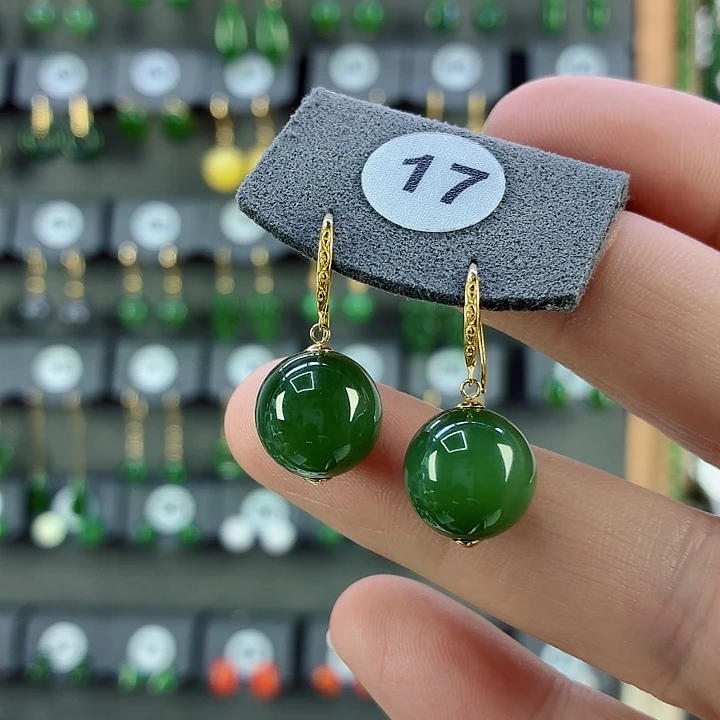 和田玉18K金镶嵌耳饰