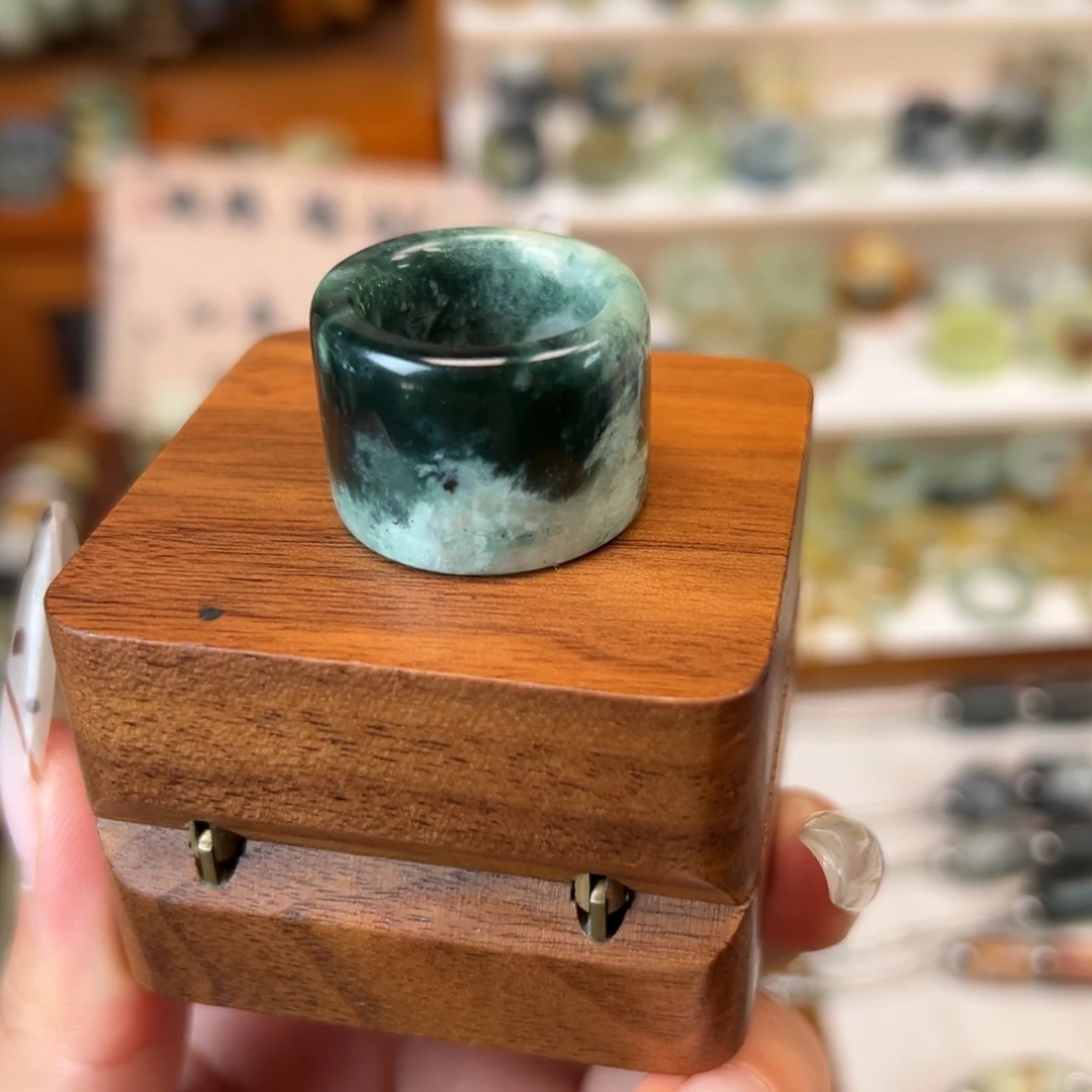 蛇纹石玉未镶嵌戒指内径18